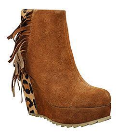 dillard's women's boots clearance.